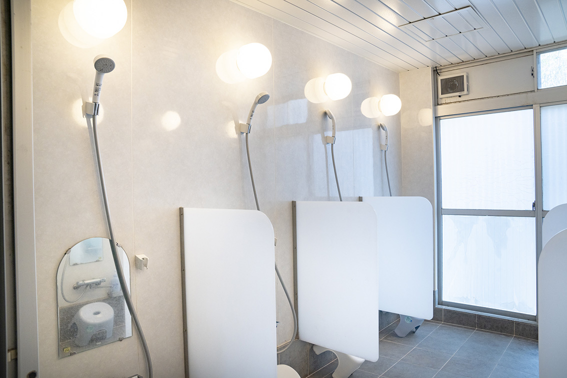 シャワー室
